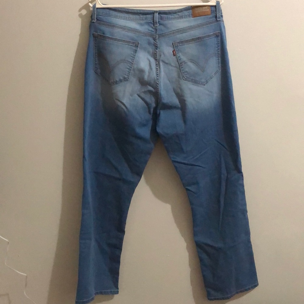 529 Curvy Straight